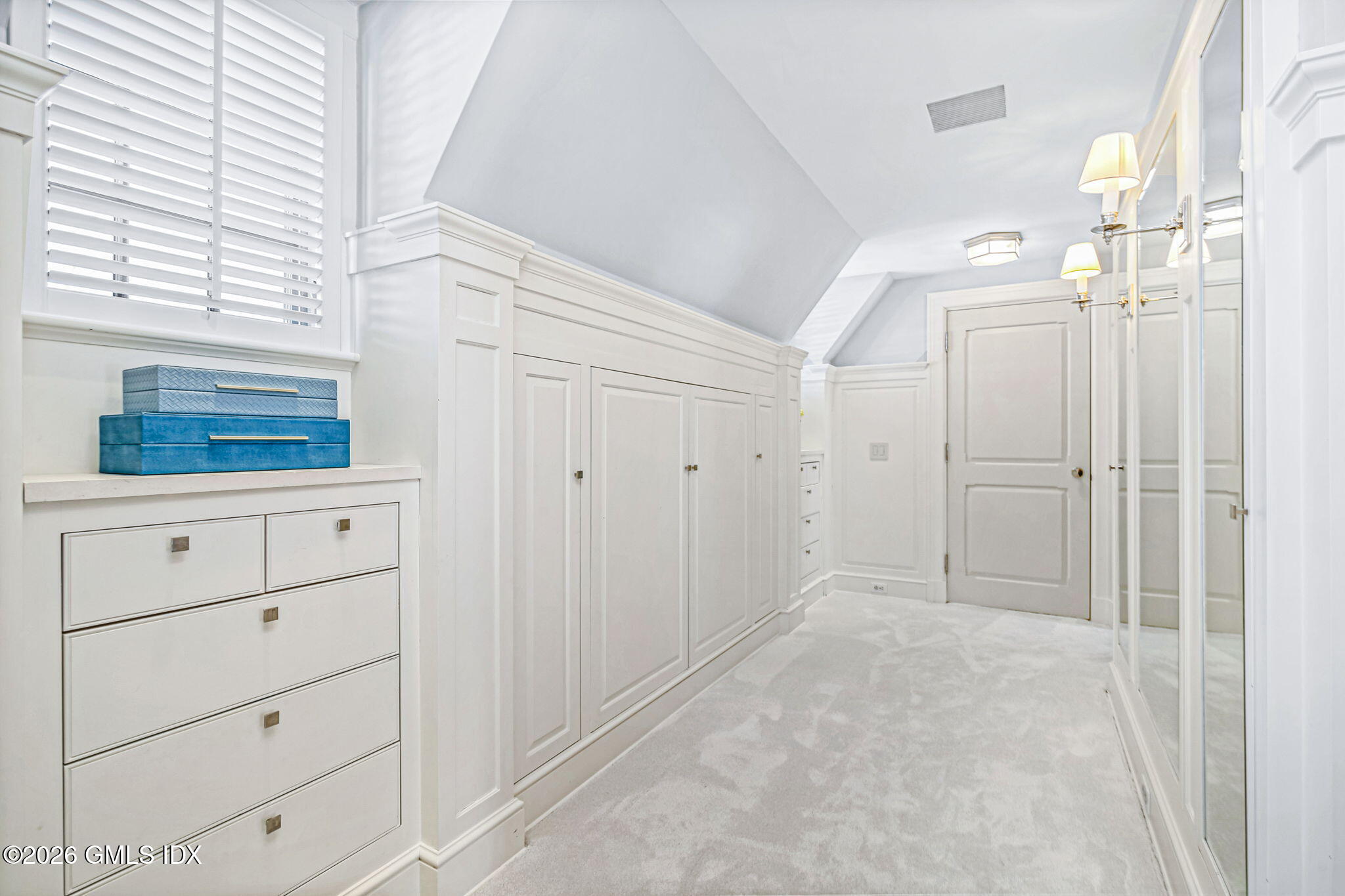 164 Round Hill Road Greenwich, CT 06831 - Photo 28 of 67 Primary Walk In Closet