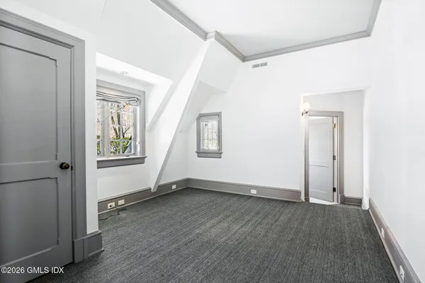 $15,600,000 | 164 Round Hill Road, Greenwich, CT 06831