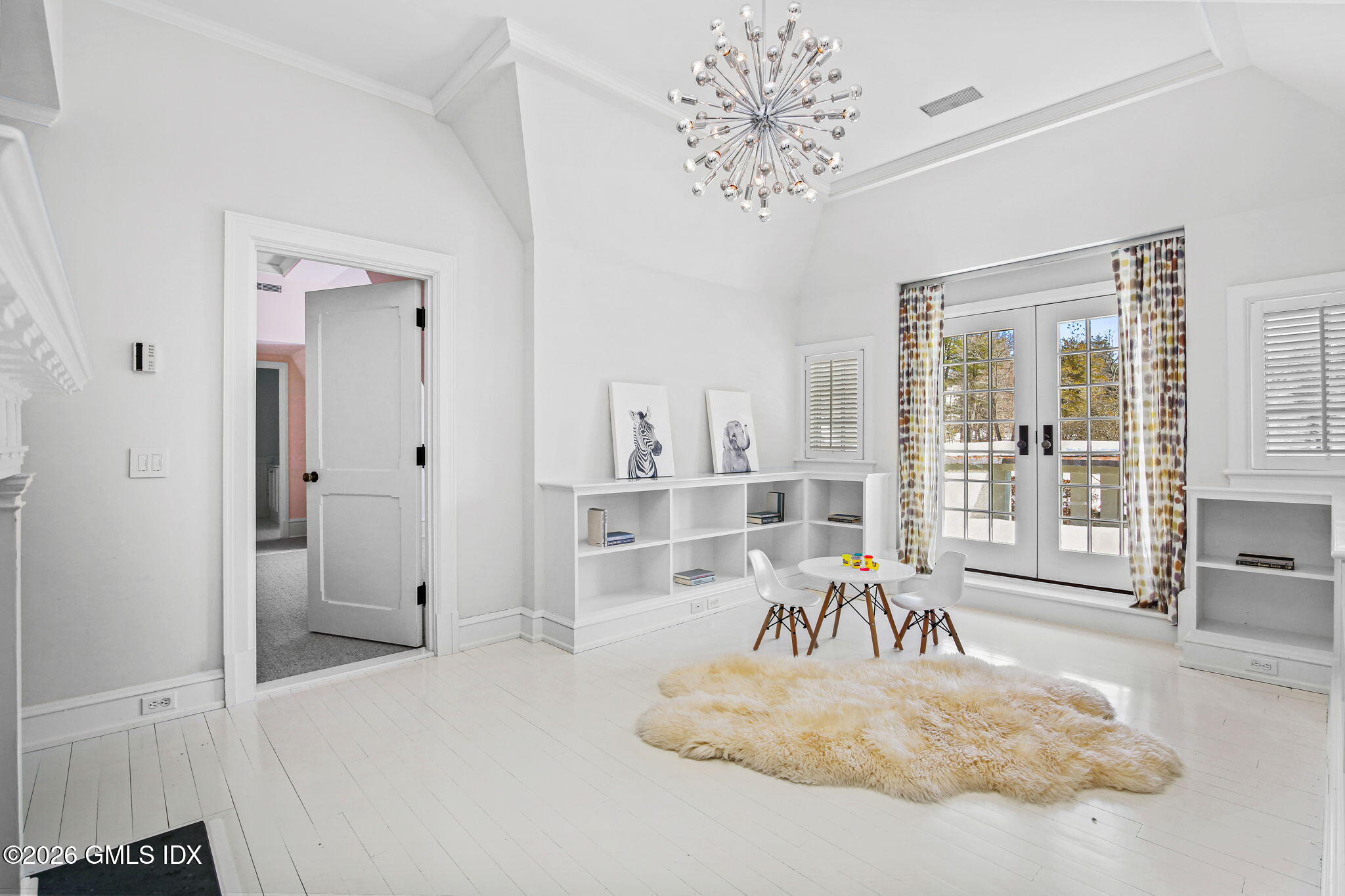 164 Round Hill Road Greenwich, CT 06831 - Photo 37 of 67 Playroom