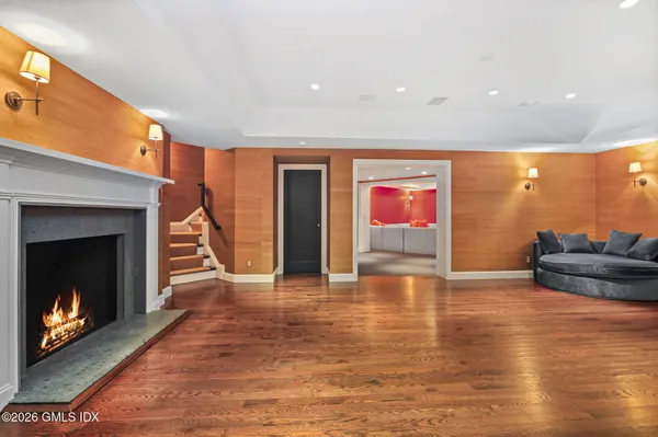 $15,600,000 | 164 Round Hill Road, Greenwich, CT 06831