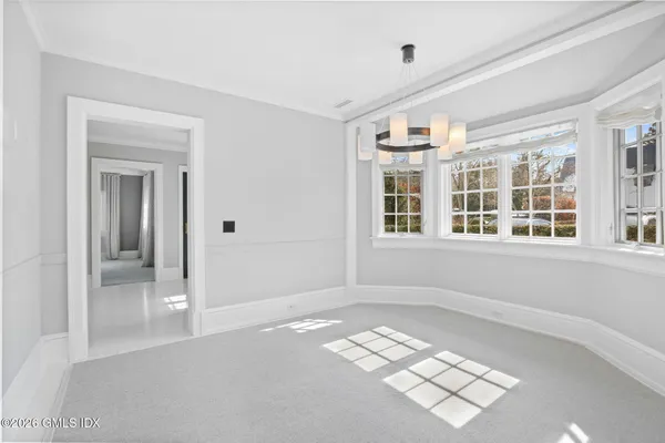 $15,600,000 | 164 Round Hill Road, Greenwich, CT 06831