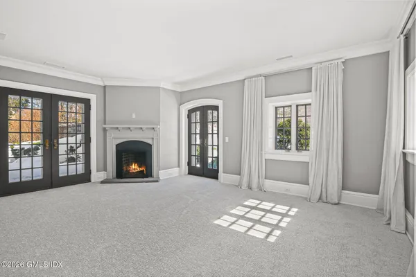 $15,600,000 | 164 Round Hill Road, Greenwich, CT 06831