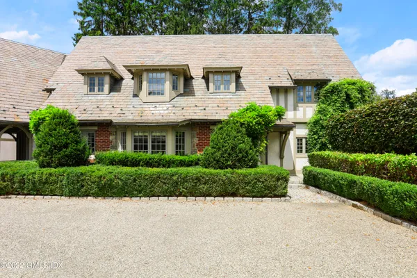 $15,600,000 | 164 Round Hill Road, Greenwich, CT 06831