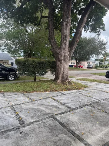 $3,500 | 640 North 71st Terrace, Hollywood, FL 33024