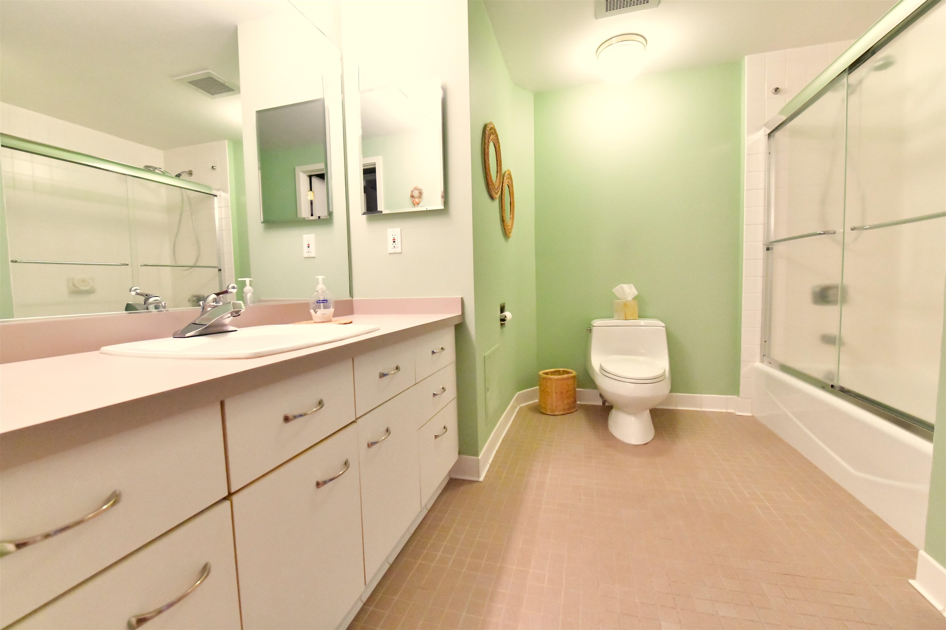 300 North River Road, Unit 208 Manchester, NH 03104 - Photo 5 of 24 Gallery Image 5