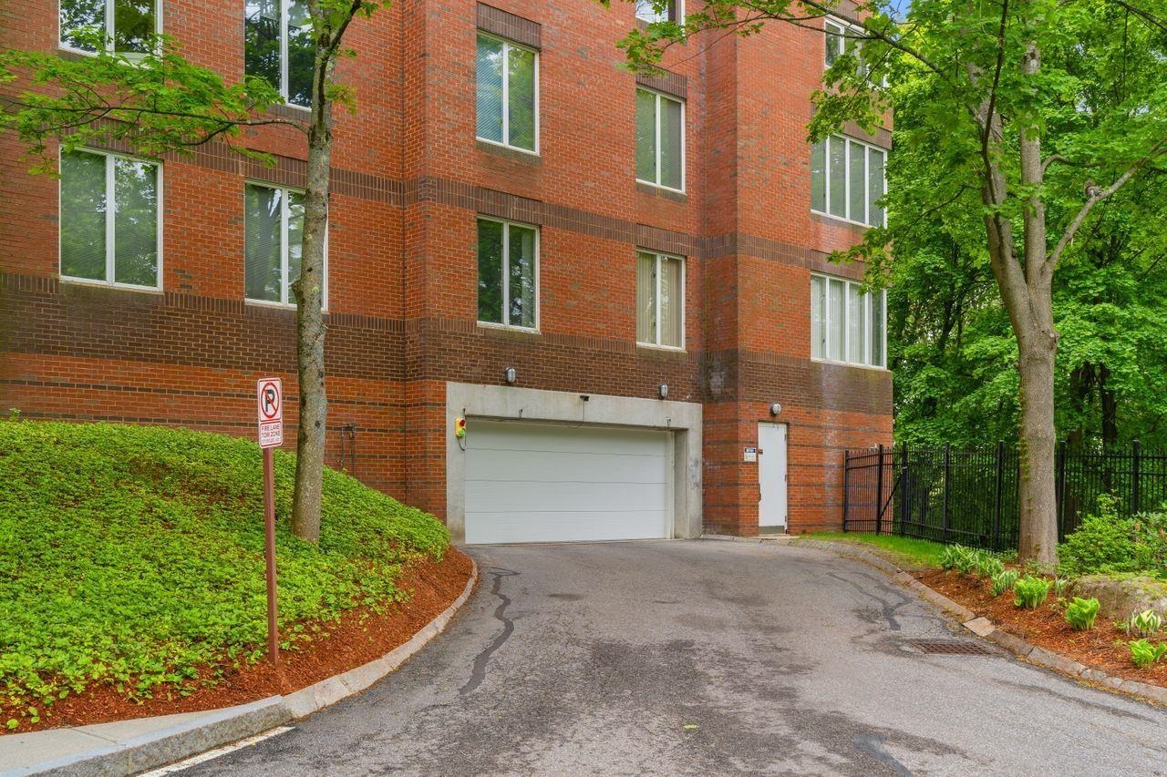 300 North River Road, Unit 208 Manchester, NH 03104 - Photo 8 of 24 Gallery Image 8