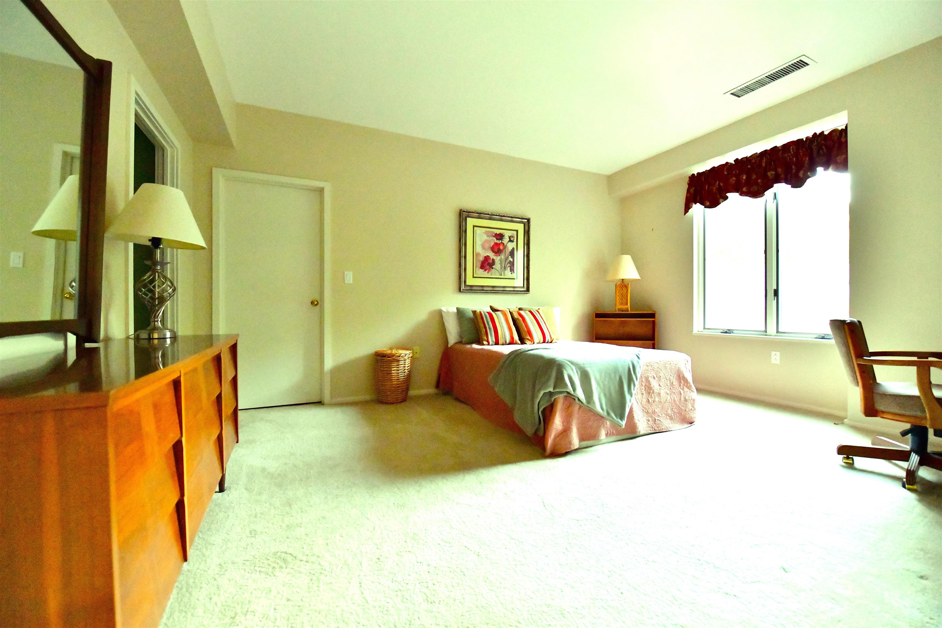 300 North River Road, Unit 208 Manchester, NH 03104 - Photo 9 of 24 Gallery Image 9