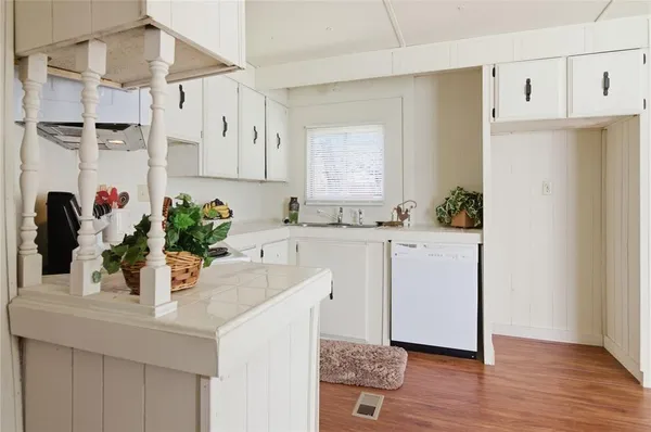 $1,200 | 1329 Fox Hollow Court, Pelican Bay, TX 76020