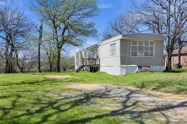 $1,200 | 1329 Fox Hollow Court, Pelican Bay, TX 76020