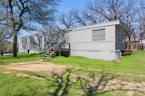 $1,200 | 1329 Fox Hollow Court, Pelican Bay, TX 76020