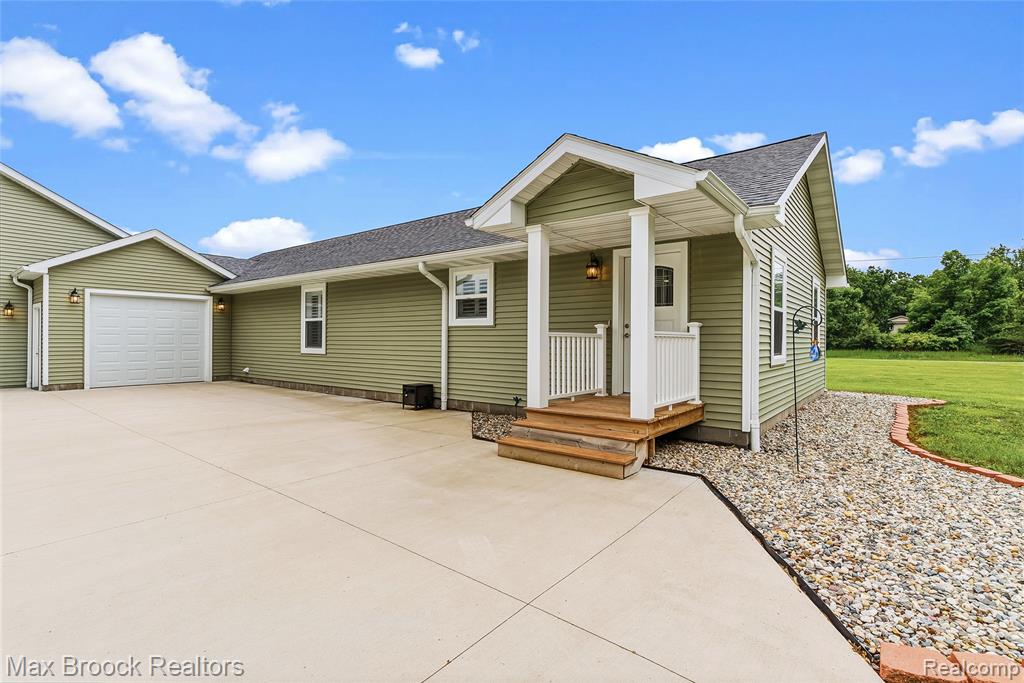 2566 North 5 Mile Road Midland, MI 48642 - Photo 32 of 60