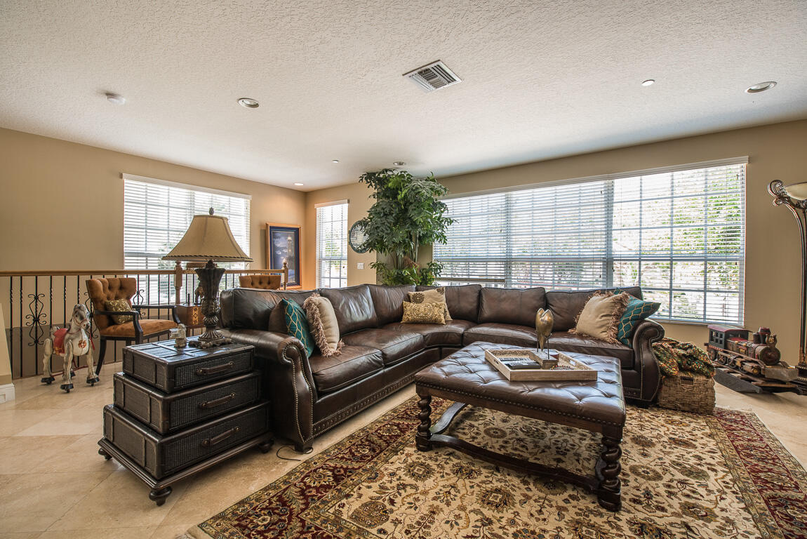 624 Northeast Francesca Lane Boca Raton, FL 33487 - Photo 15 of 64 624 NE Francesca Lane-56