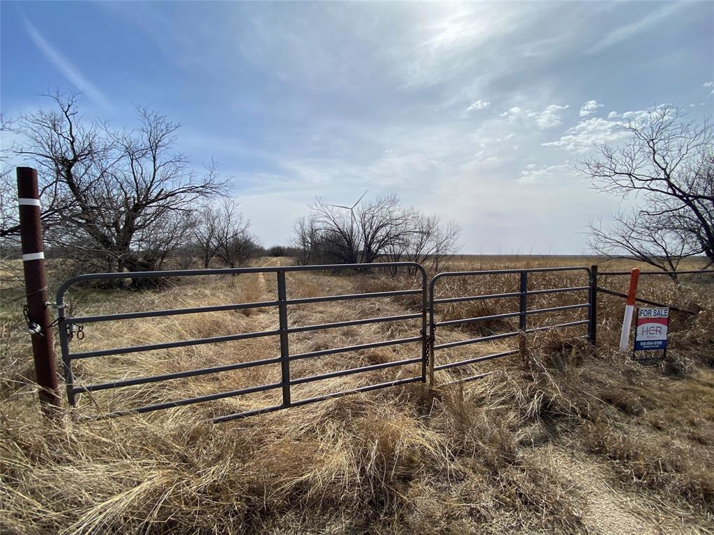 380 East Haskell Tx 79521 Haskell, TX 79521 - Photo 23 of 25 a view of a yard with wooden fence