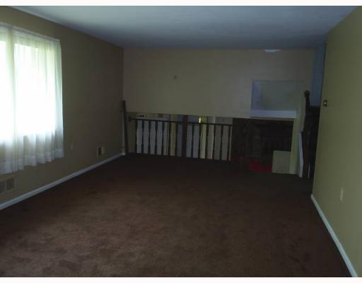 928 Sugar Run Road Eighty Four, PA 15330 - Photo 7 of 18 Living Room.
