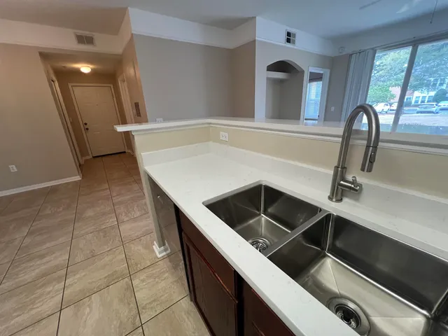 $209,900 | 2801 Chancellorsville Drive, Unit 908, Tallahassee, FL 32312