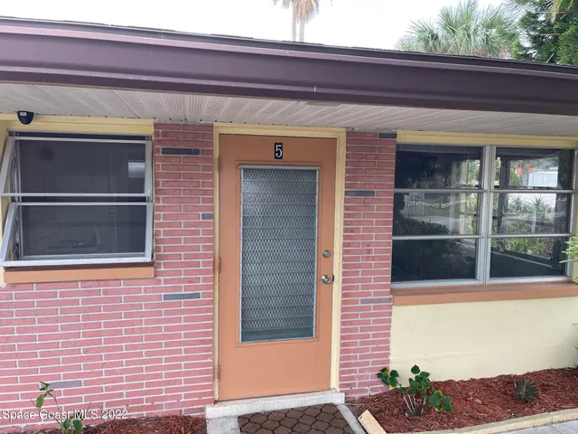$1,000 | 2095 Pineapple Avenue, Unit 5, Melbourne, FL 32935