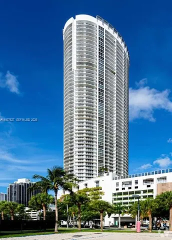 $2,790 | 1750 North Bayshore Drive, Unit 1812, Miami, FL 33132