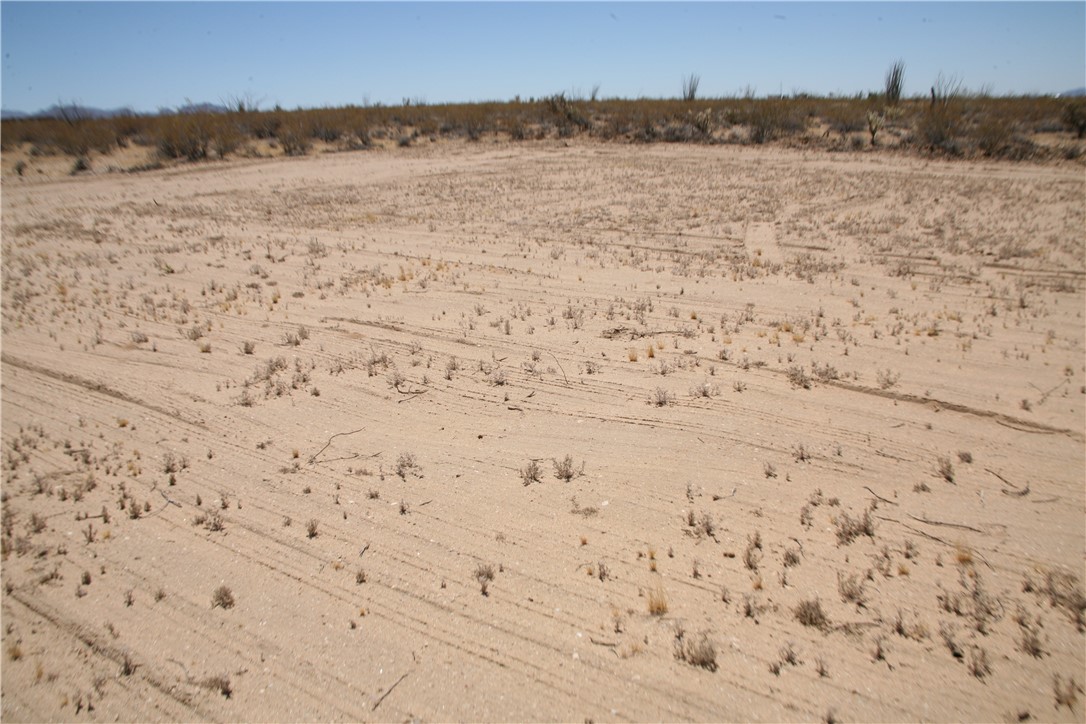 207-17-097 South Cameron Road Yucca, AZ 86438 - Photo 28 of 34
