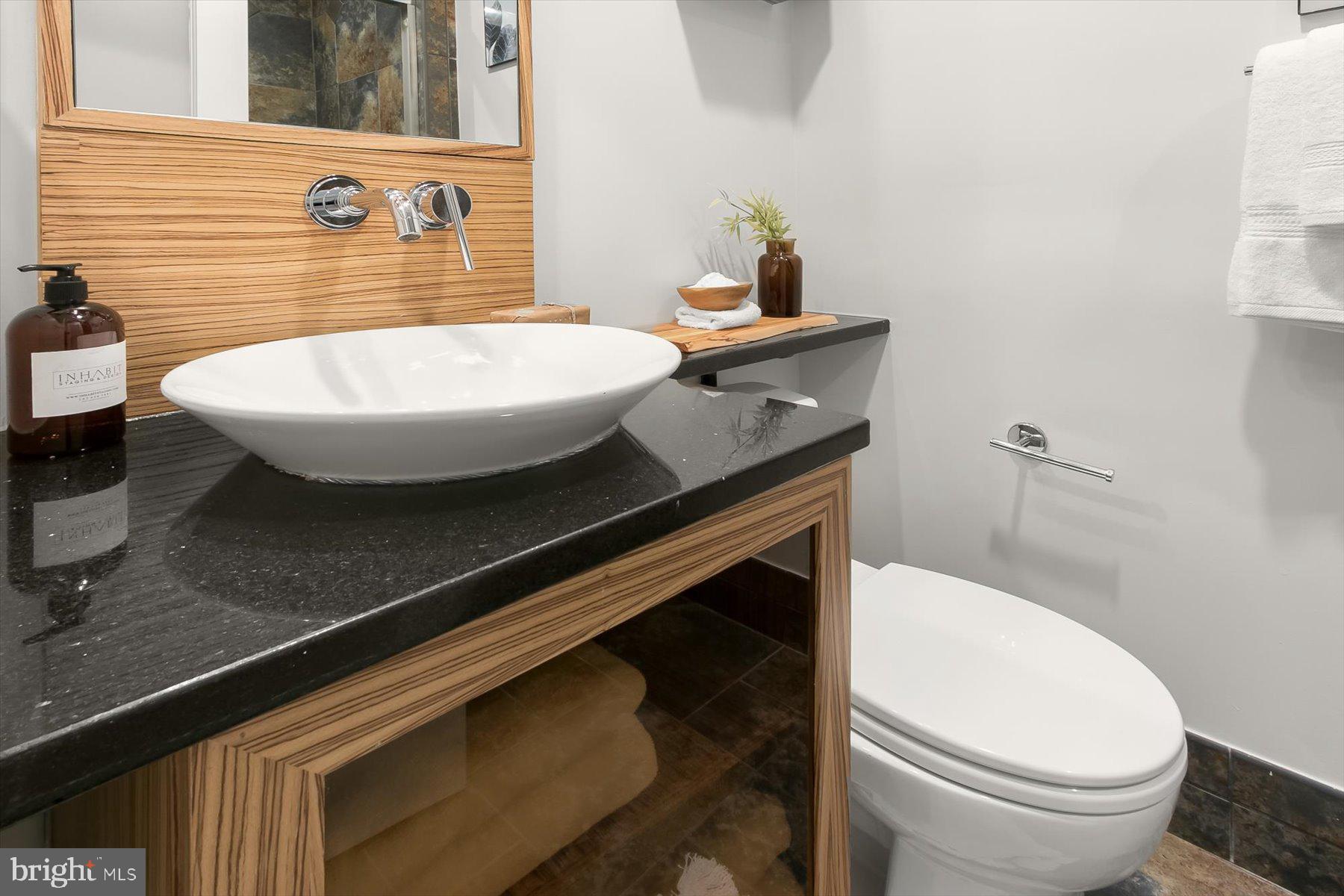 4297 Embassy Park Drive Northwest Washington, DC 20016 - Photo 22 of 40 Hall Bath