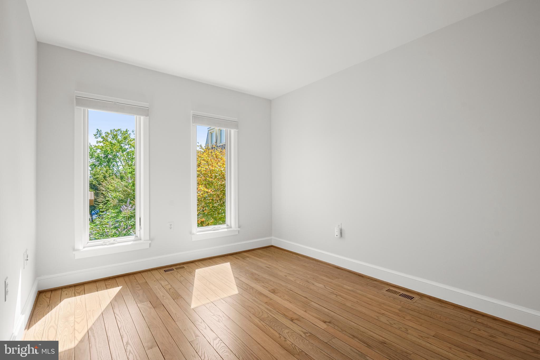 4297 Embassy Park Drive Northwest Washington, DC 20016 - Photo 25 of 40