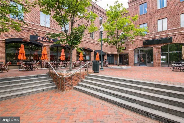 $1,199,000 | 4297 Embassy Park Drive Northwest, Washington, DC 20016