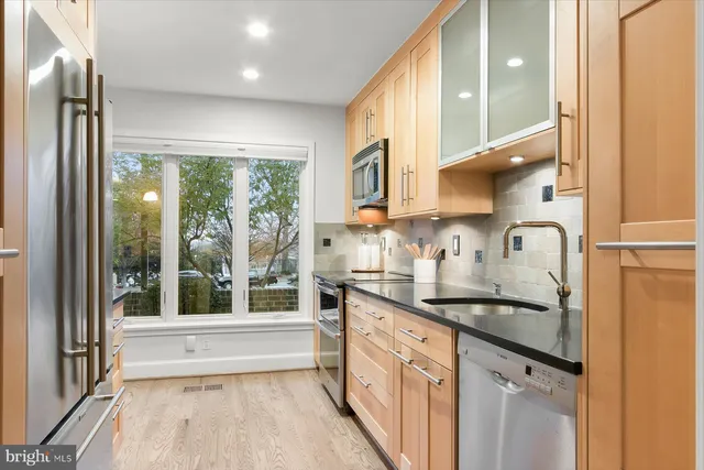 $1,199,000 | 4297 Embassy Park Drive Northwest, Washington, DC 20016