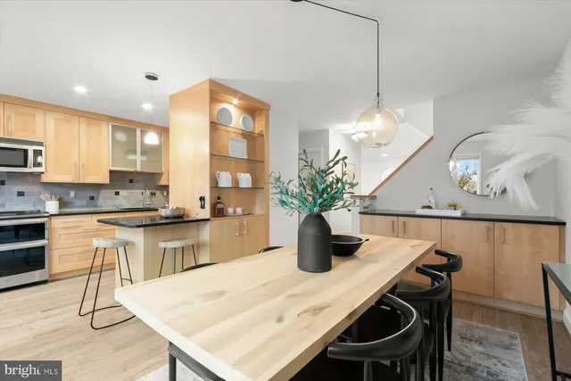 $1,199,000 | 4297 Embassy Park Drive Northwest, Washington, DC 20016