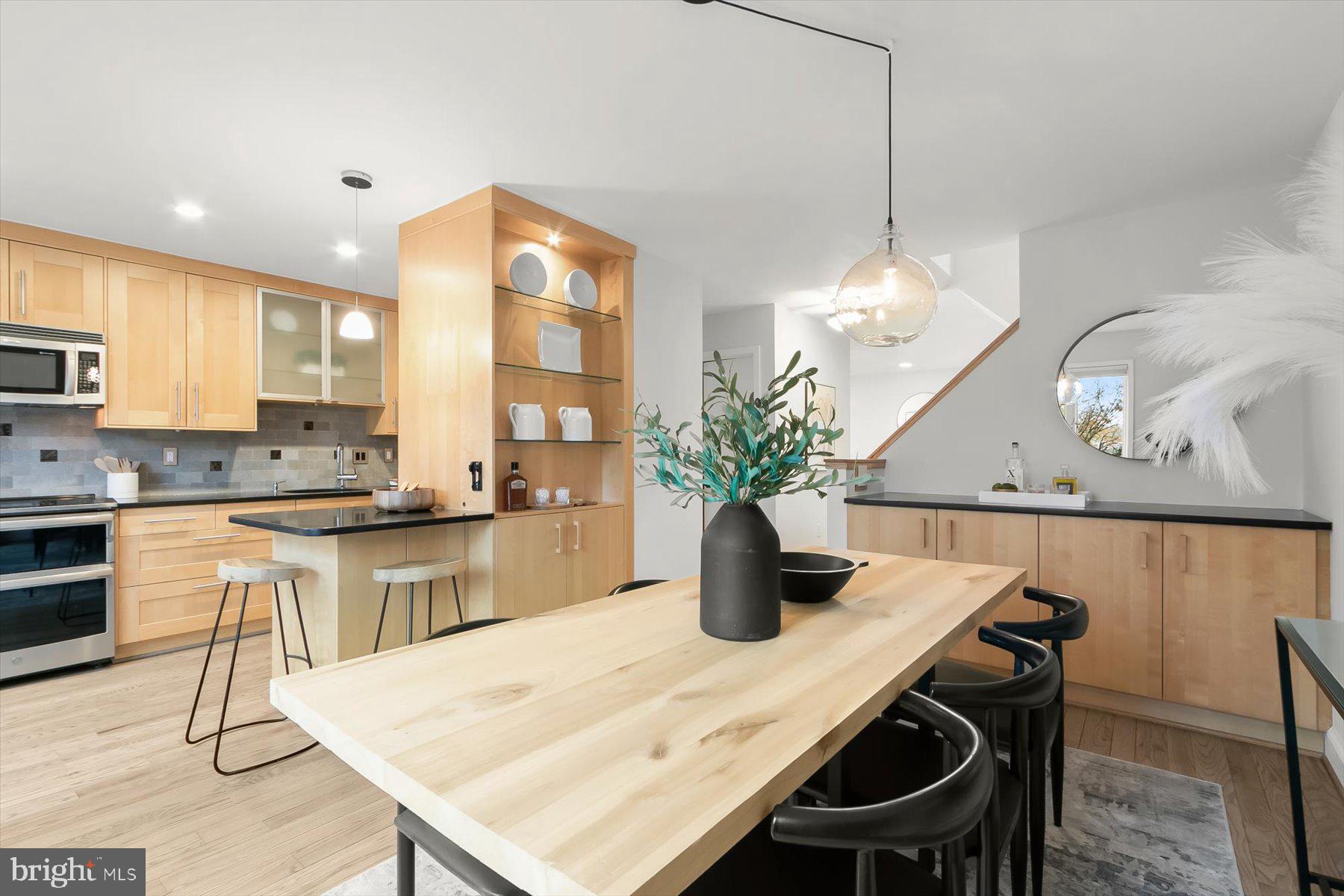 4297 Embassy Park Drive Northwest Washington, DC 20016 - Photo 8 of 40