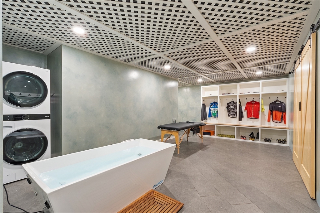 287 Westford Road Concord, MA 01742 - Photo 40 of 42 a living room with furniture