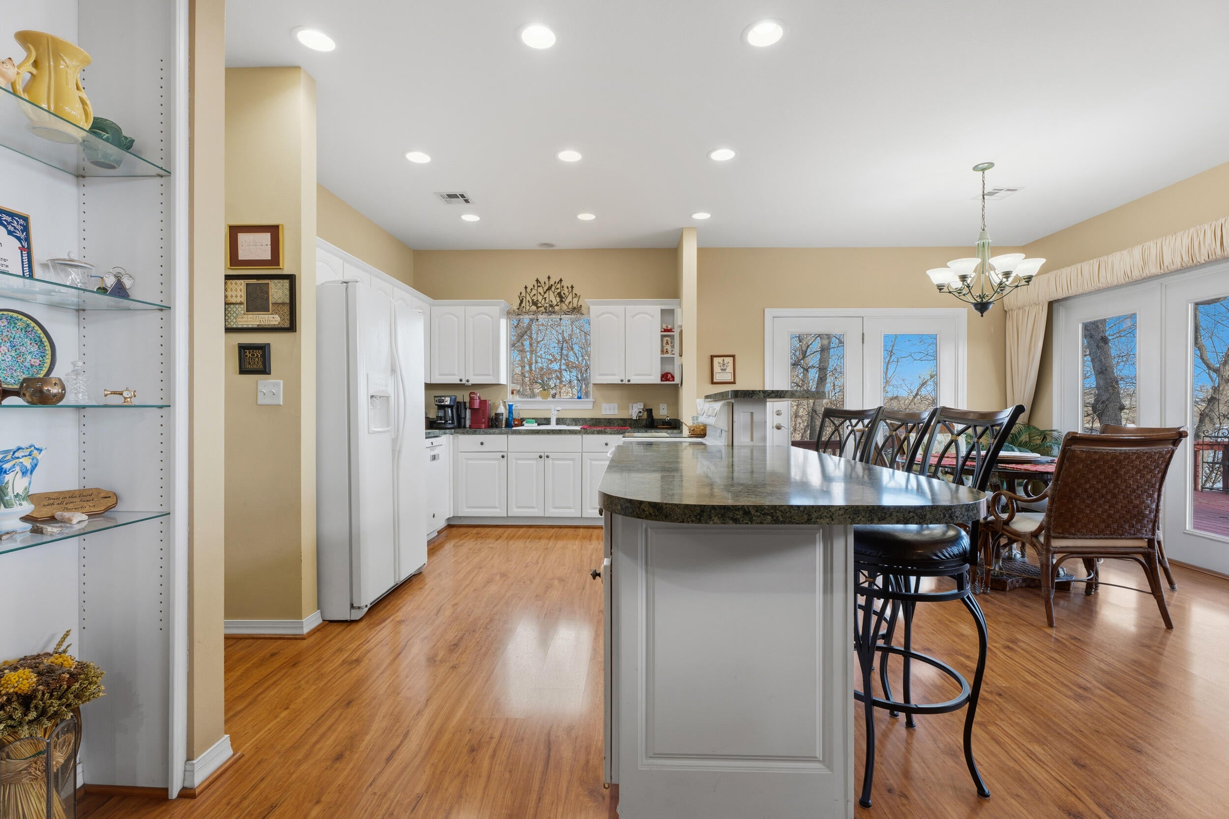 32180 South 627 Road Grove, OK 74344 - Photo 21 of 71 KITCHEN/DINING
