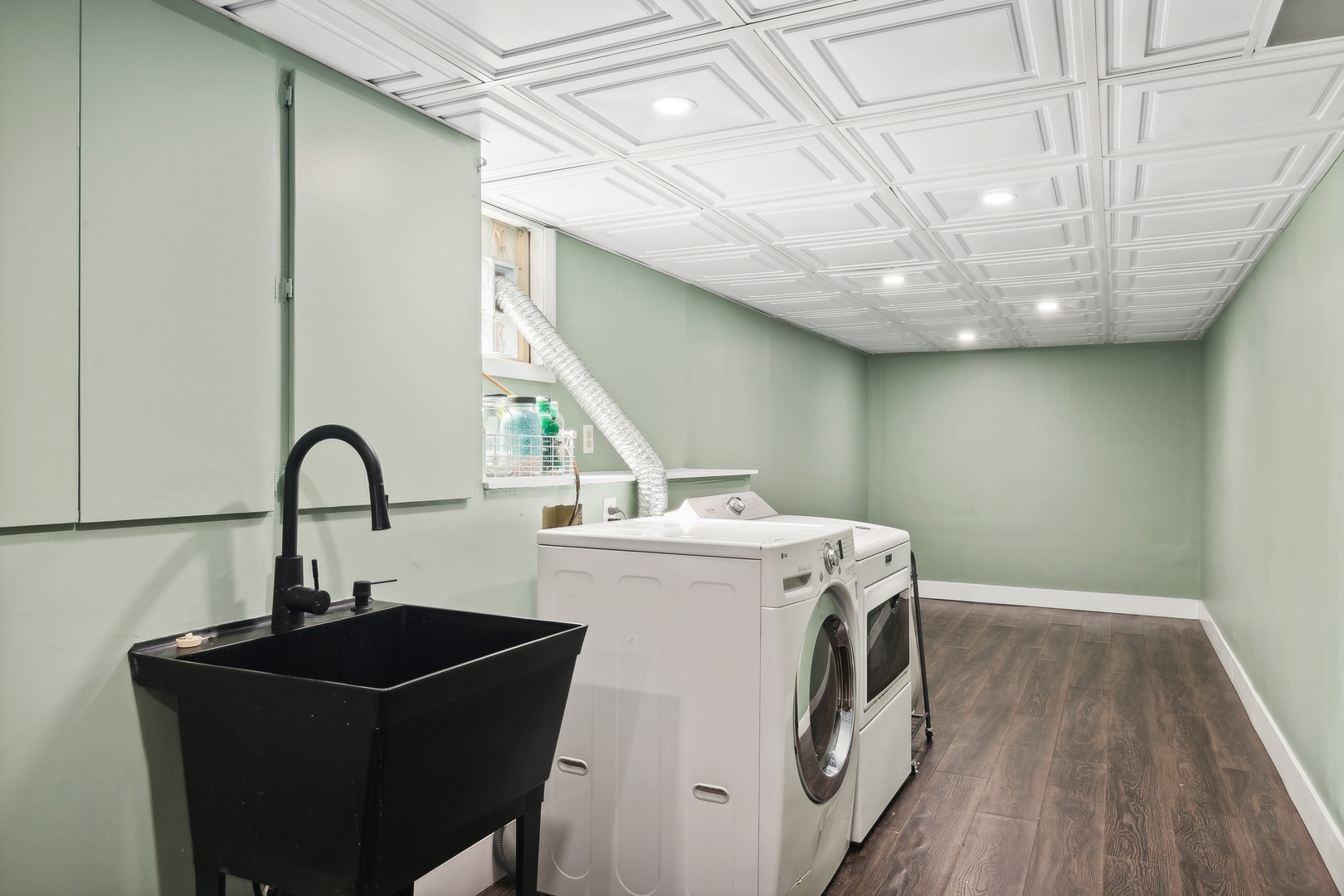 780 South Green Bay Road Lake Forest, IL 60045 - Photo 29 of 41 a utility room with dryer and washer