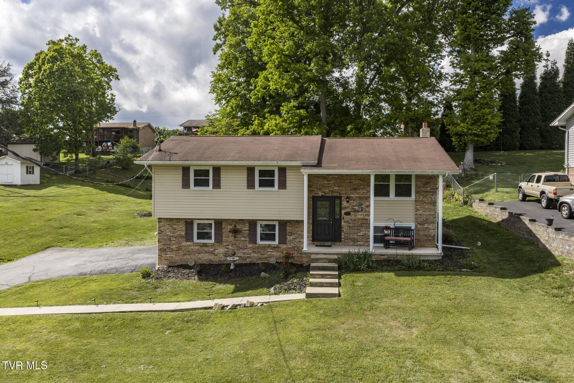 464 Springfield Drive Bristol, TN 37620 - Photo 1 of 58 Springfield-Aerial-1