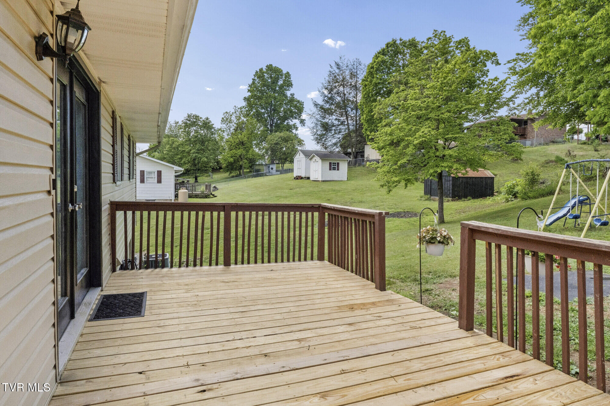 464 Springfield Drive Bristol, TN 37620 - Photo 11 of 58 Springfield-3