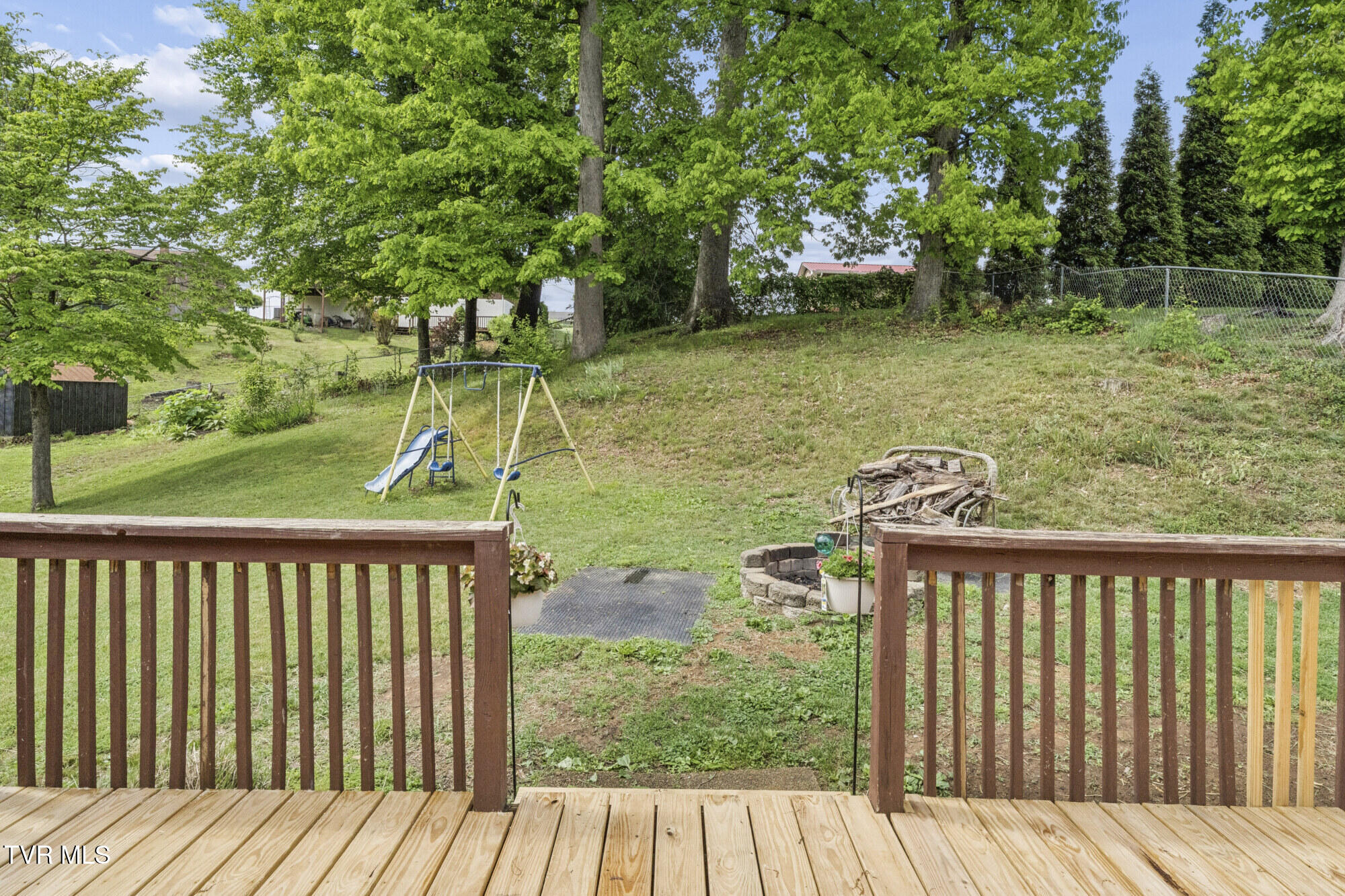 464 Springfield Drive Bristol, TN 37620 - Photo 12 of 58 Springfield-4