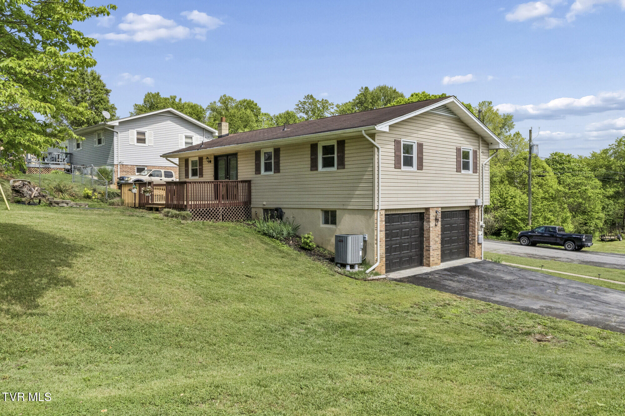 464 Springfield Drive Bristol, TN 37620 - Photo 13 of 58 Springfield-8