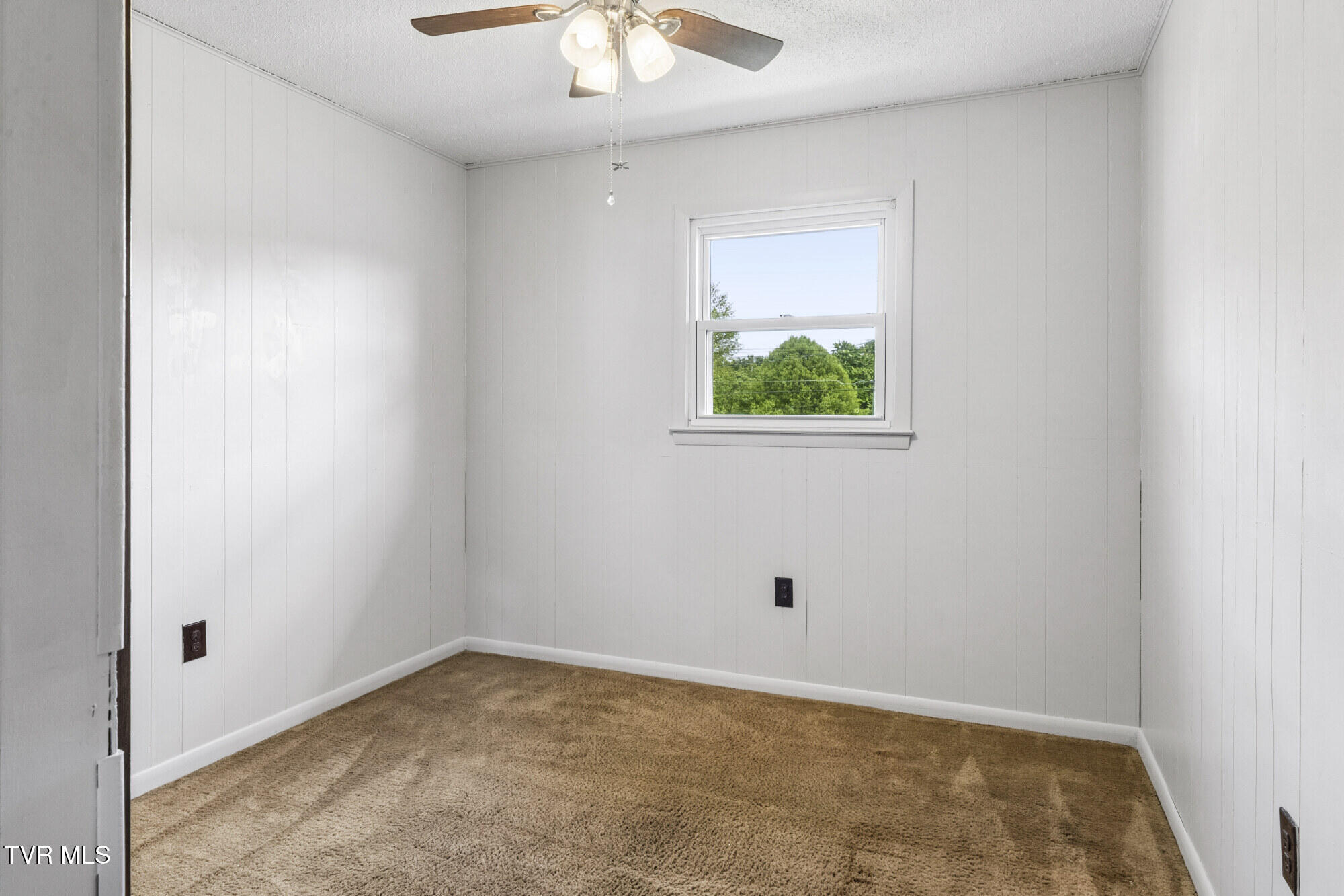 464 Springfield Drive Bristol, TN 37620 - Photo 27 of 58 Springfield-28