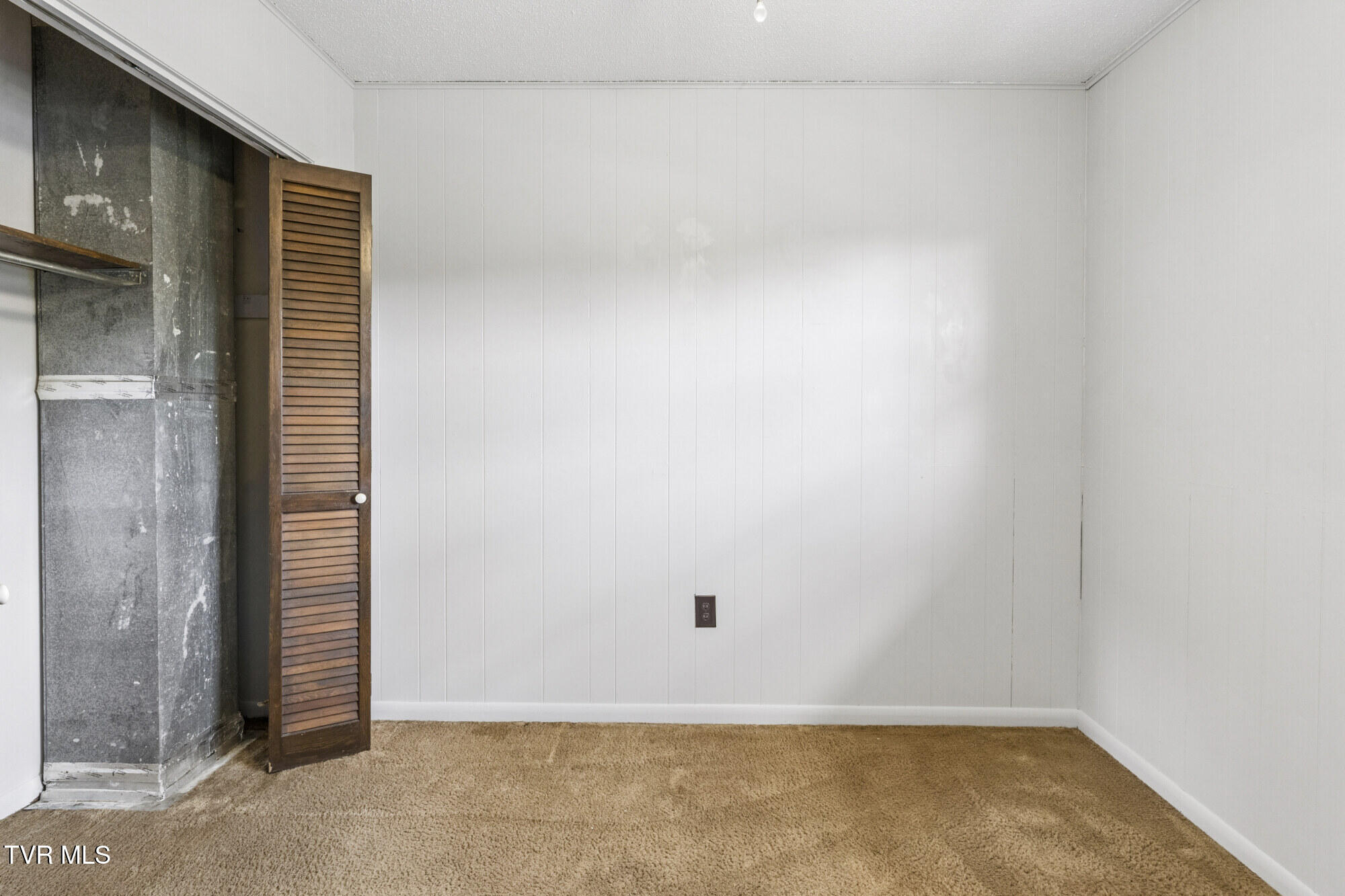 464 Springfield Drive Bristol, TN 37620 - Photo 28 of 58 Springfield-29