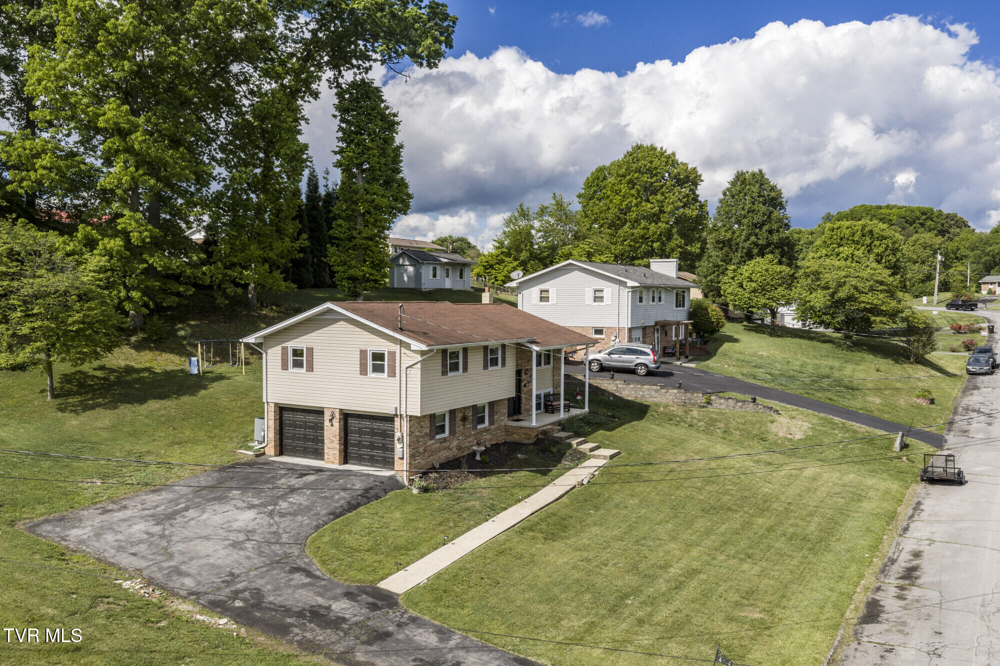 464 Springfield Drive Bristol, TN 37620 - Photo 4 of 58 Springfield-Aerial-3