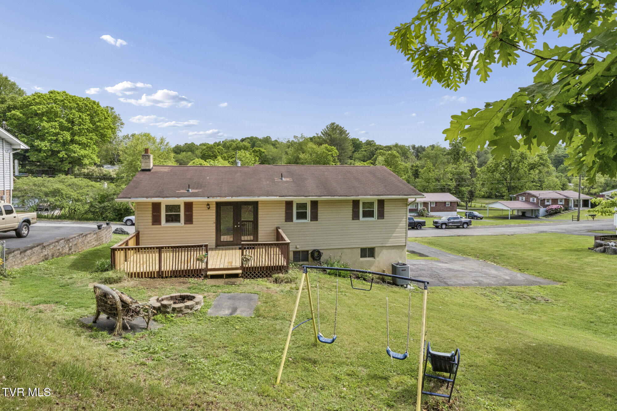 464 Springfield Drive Bristol, TN 37620 - Photo 55 of 58 Springfield-5