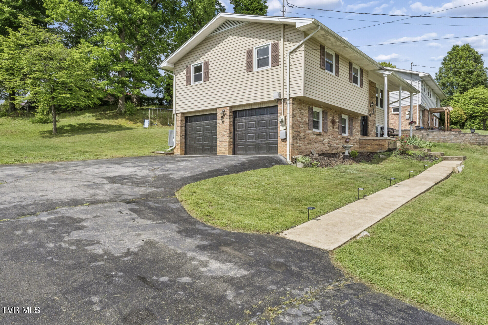 464 Springfield Drive Bristol, TN 37620 - Photo 8 of 58 Springfield-10