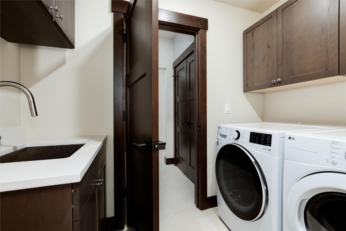17 Vendette Road Silverthorne, CO 80498 - Photo 32 of 50 a view of entryway with washer and dryer