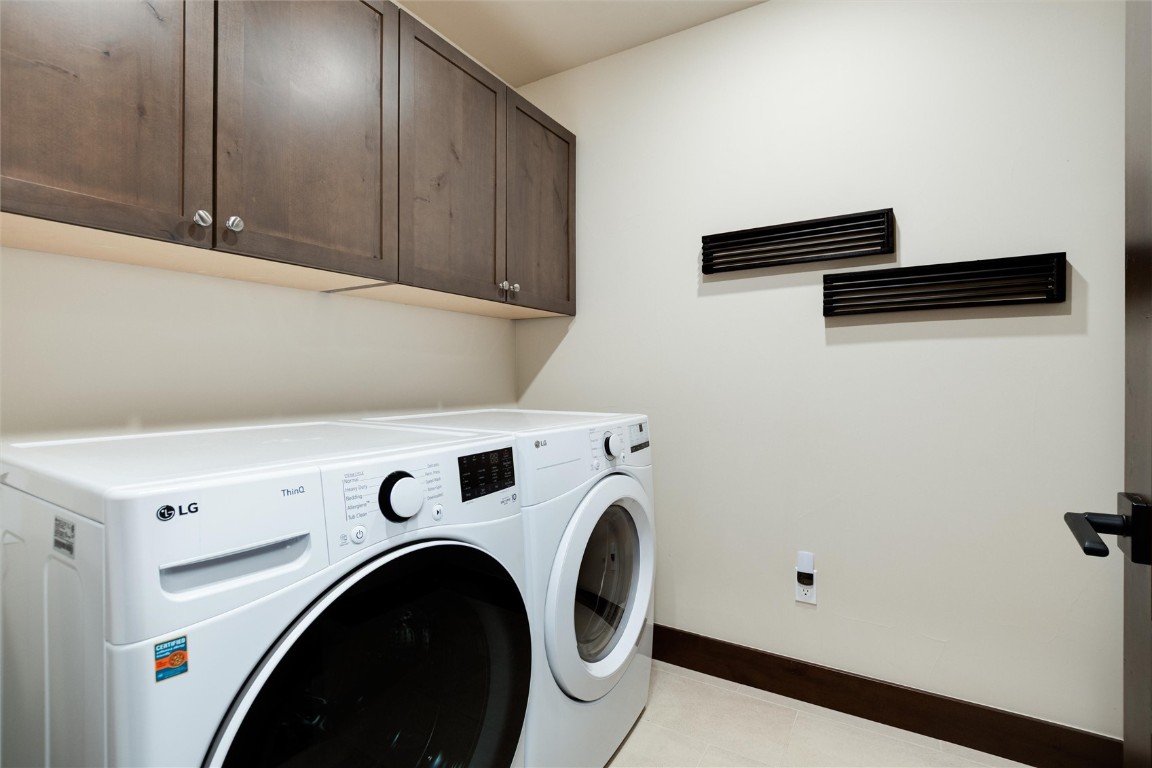 17 Vendette Road Silverthorne, CO 80498 - Photo 33 of 50 a utility room with dryer and washer
