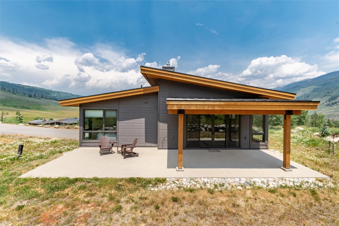 17 Vendette Road Silverthorne, CO 80498 - Photo 7 of 50 a view of a backyard with a patio