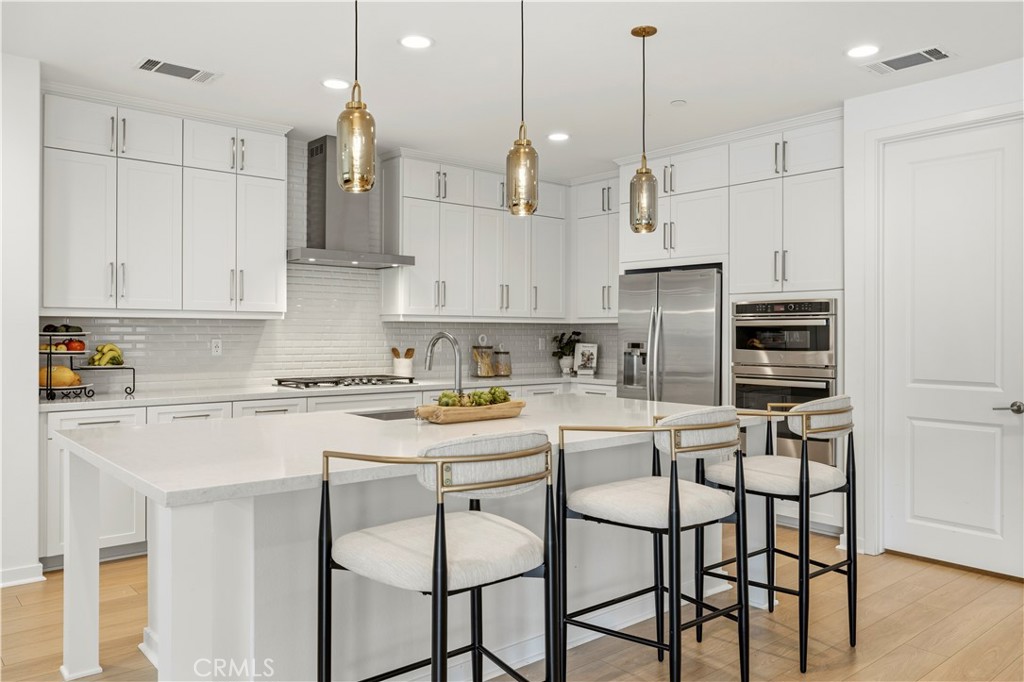 18135 Tableau Way Saugus, CA 91350 - Photo 10 of 43 gorgeous chef kitchen
