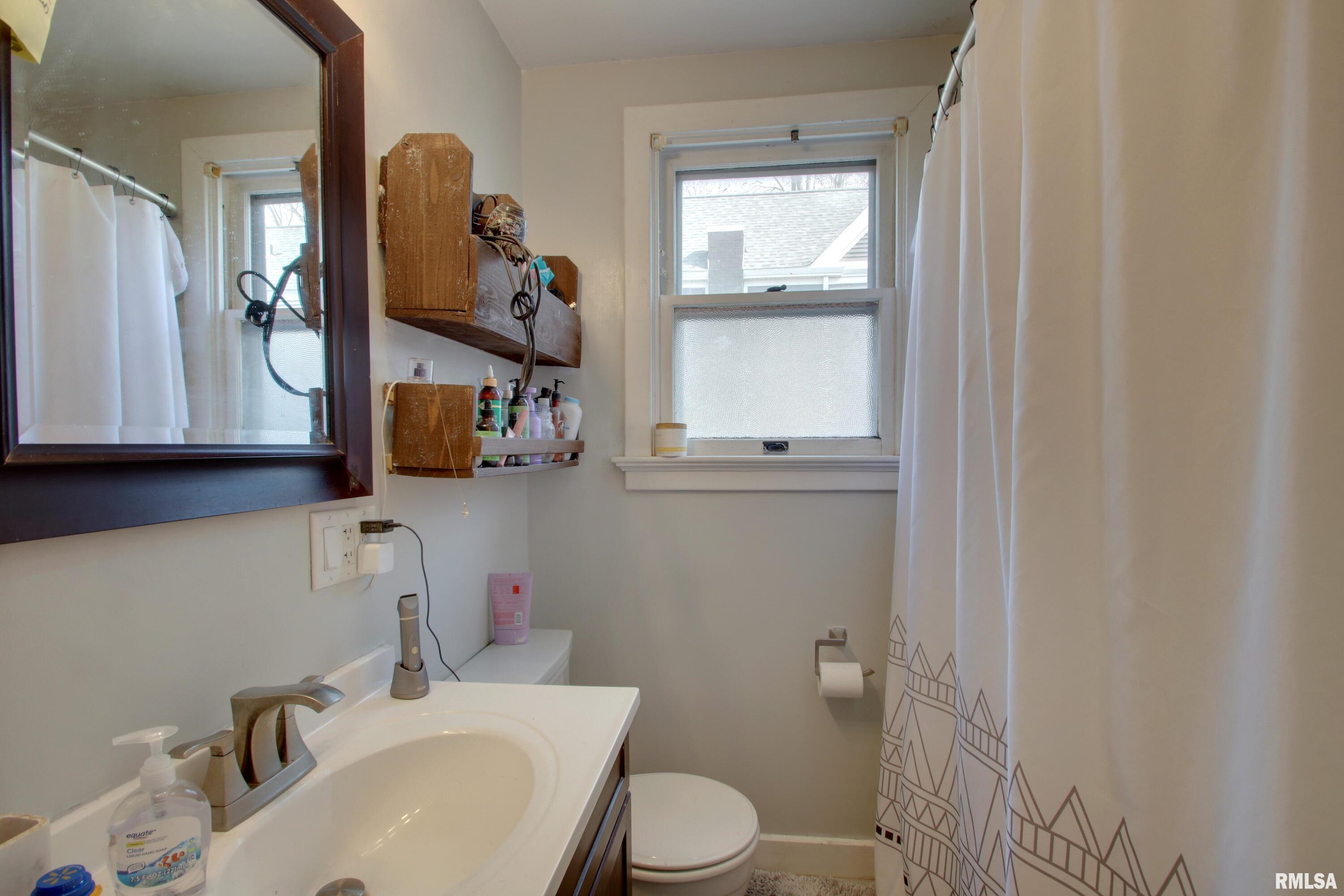 2066 Oak Street Quincy, IL 62301 - Photo 13 of 23