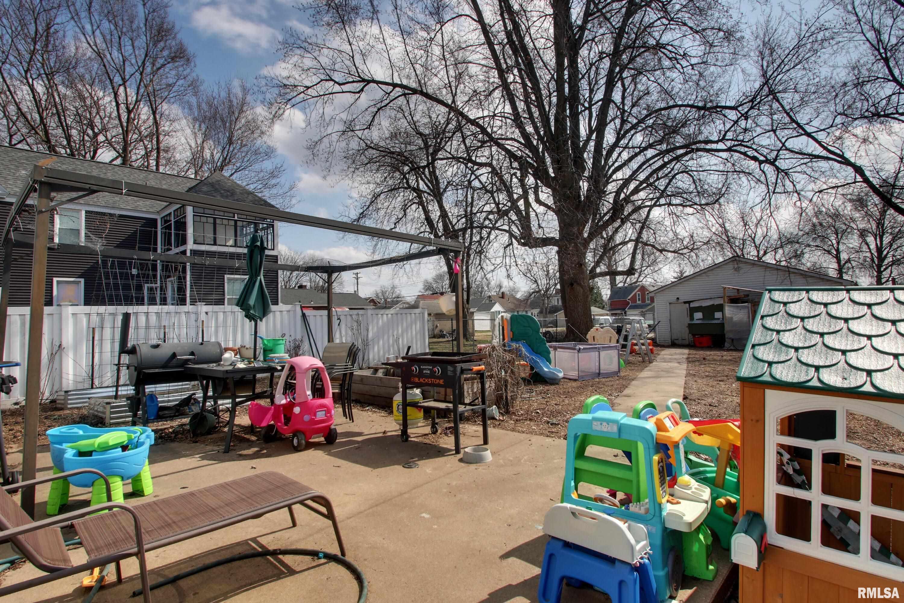2066 Oak Street Quincy, IL 62301 - Photo 19 of 23