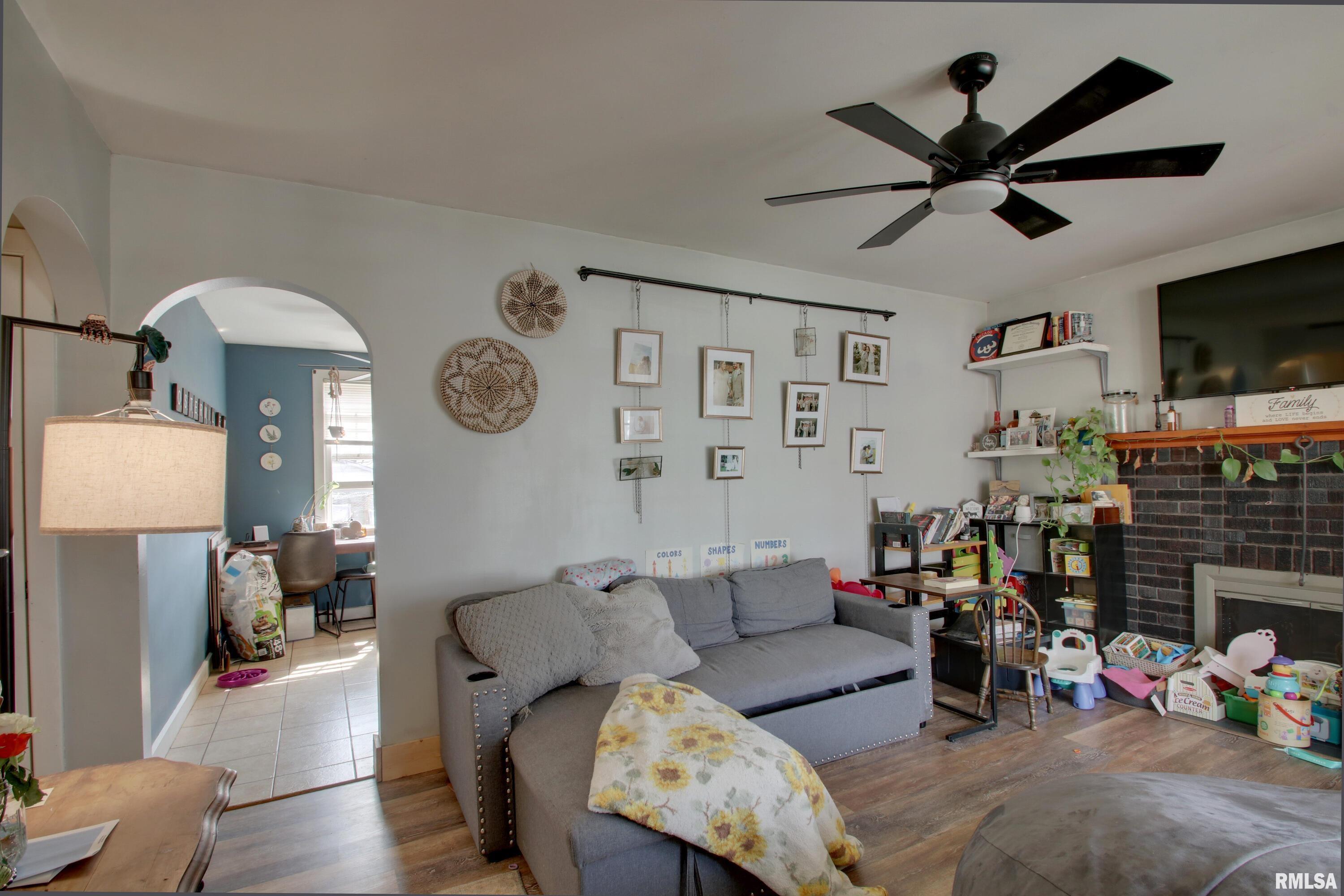 2066 Oak Street Quincy, IL 62301 - Photo 5 of 23