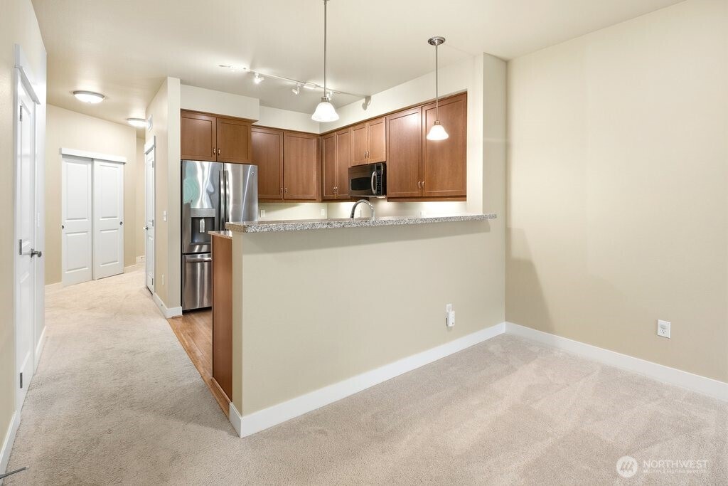 15730 116th Avenue Northeast, Unit 305 Bothell, WA 98011 - Photo 9 of 39