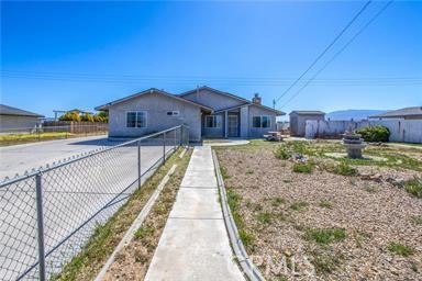 11271 Mohawk Road Apple Valley, CA 92308 - Photo 8 of 37