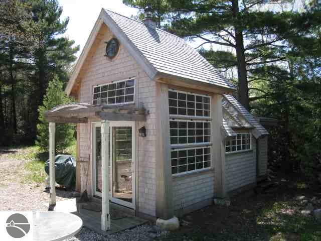 675 North Stony Point Road Suttons Bay, MI 49682 - Photo 13 of 13 1703002-12.JPG